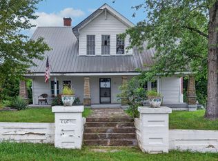 112 N Main St, Byrdstown, TN 38549