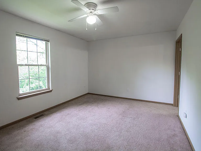 2119 Ballenger Ln — Photo 17