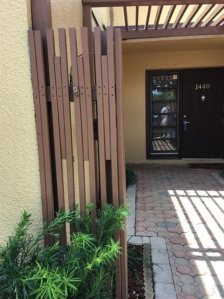 1st image of 1440 W Golfview Dr