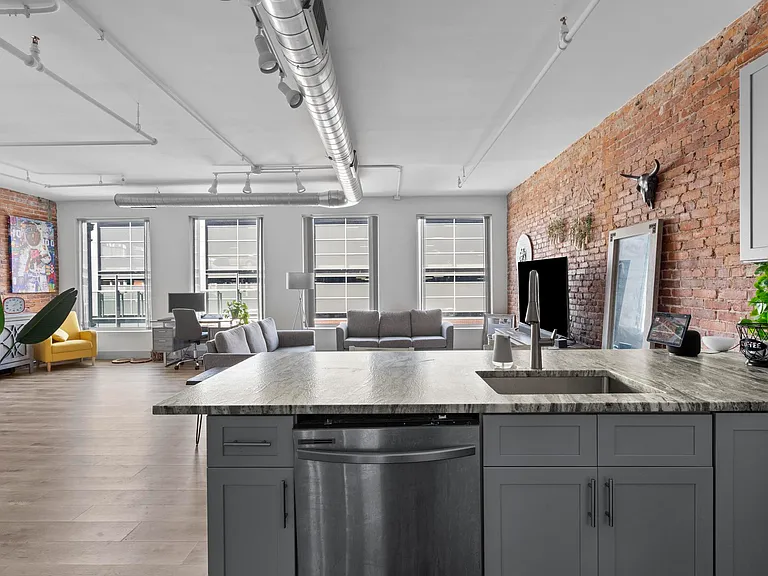 241 Asylum St #501 — Photo 5