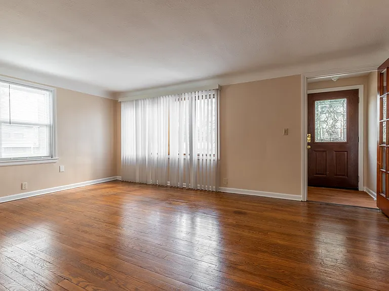 24777 Highland Rd — Photo 2