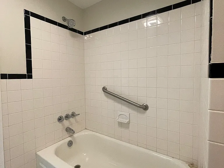37 Wooster Pl #LL — Photo 9