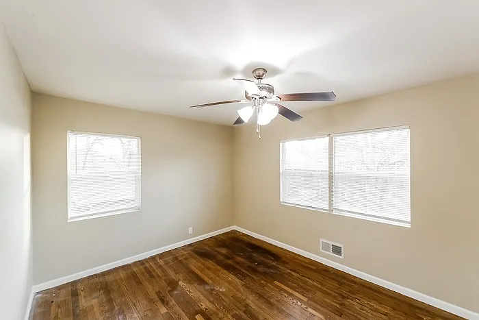1533 Heron Dr — Photo 7