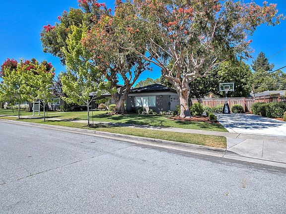 4th image of 2295 Gundersen Dr