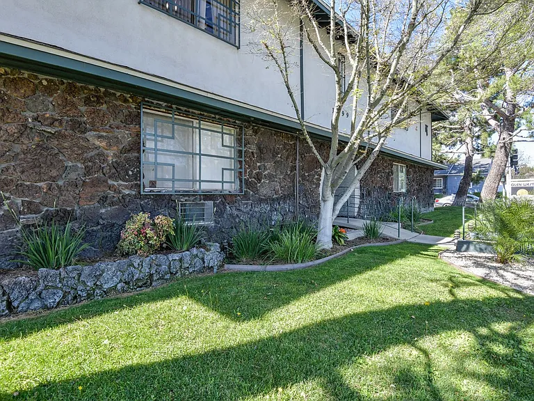1799 N Hollywood Way — Photo 47
