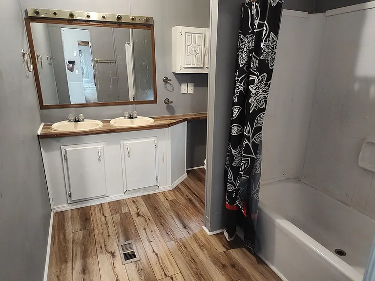 1024 Lindsay Dr #A — Photo 11