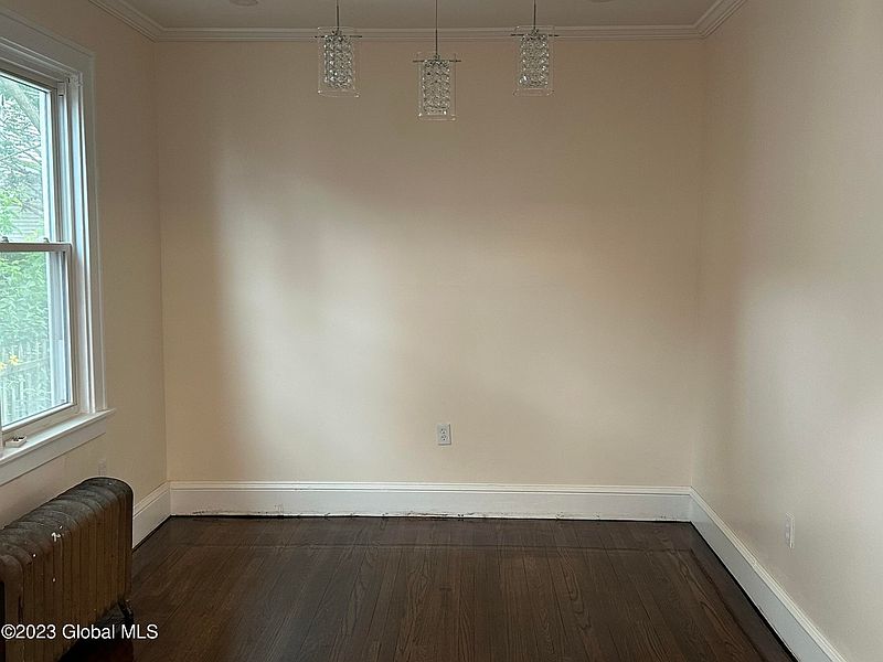 4th image of 2237 Rose St Street