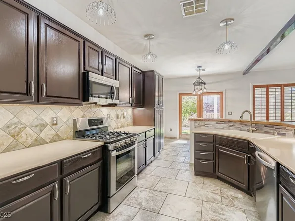 2424 Hydrus Ave, Henderson, NV 89044