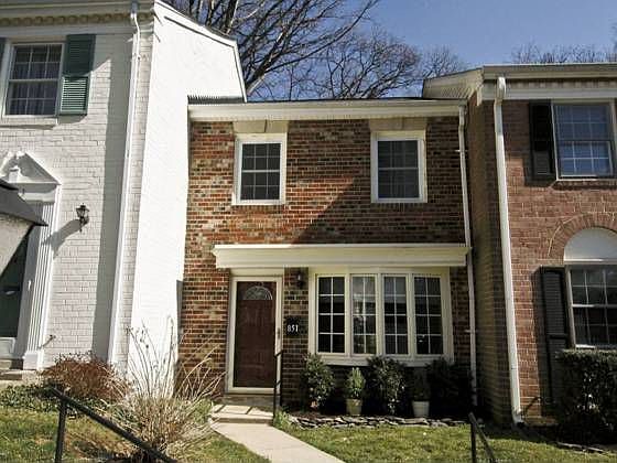1st image of 851 Azalea Dr