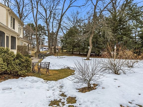 4th image of 499 Chadwick Rd