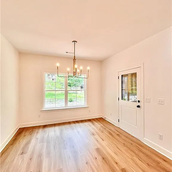 8 Kirkdouglas Ln — Photo 4