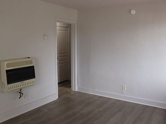 3rd image of 540 Graham Dr