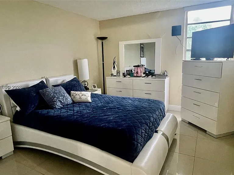 8850 Fontainebleau Blvd #401 — Photo 12