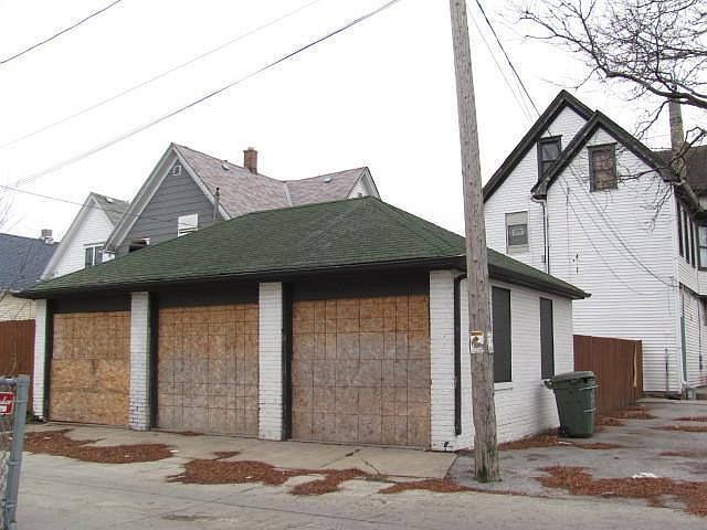 2nd image of 1034 W Hadley St #1038