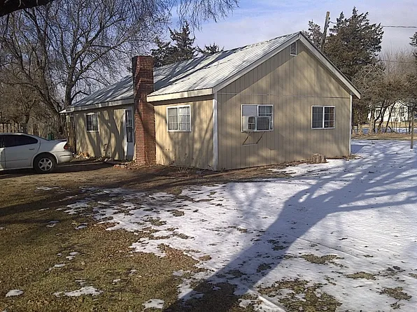 607 N Mourn Ln, Hutchinson, KS 67501