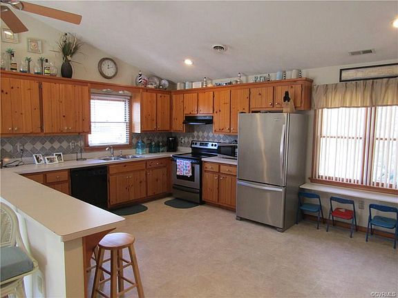 4th image of 7098 McCauley Ln