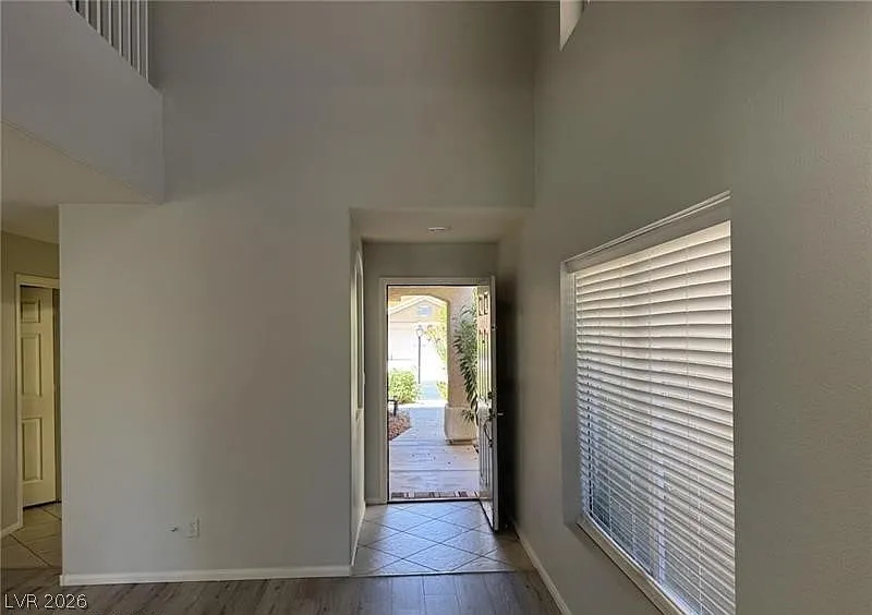 3 bed, 2.5 bath, 1683 sqft, $2,400 — Photo 4