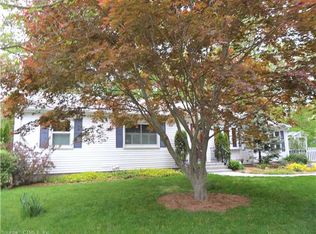 120 S Edgewood Rd, Niantic, CT 06357