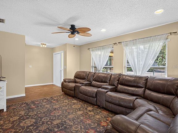 3rd image of 3110 Clovewood Pl