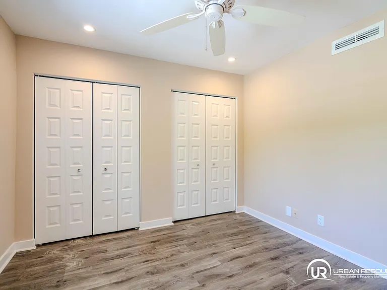 2400 NE 26th St #8 — Photo 13