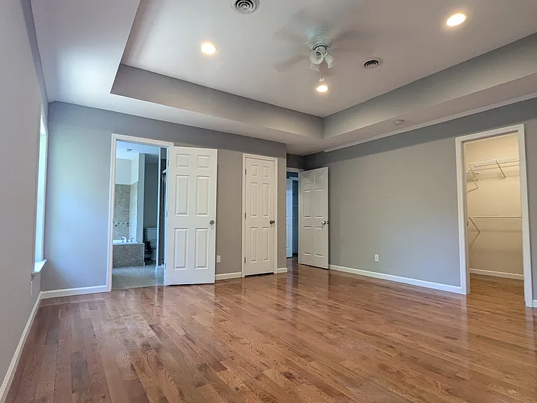 1130 Twin Hill Ln — Photo 14