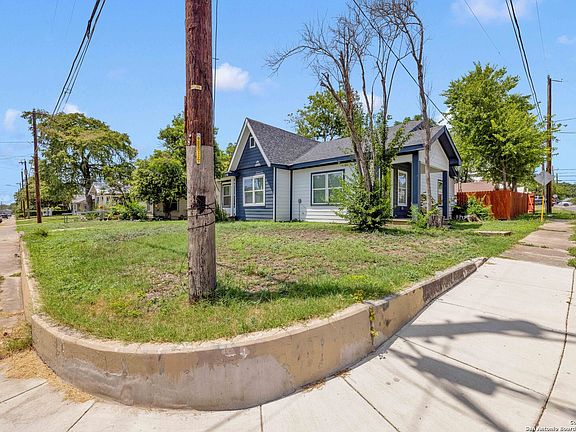 3rd image of 701 W LULLWOOD AVE