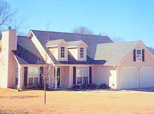 5025 Holly Hock Dr, Flowery Branch, GA 30542