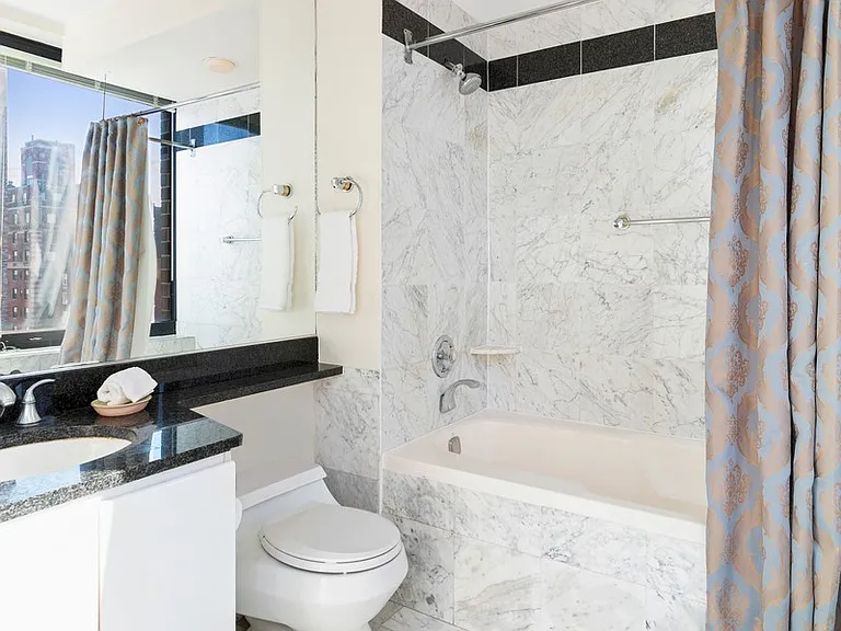 52 E End Ave #11C — Photo 7
