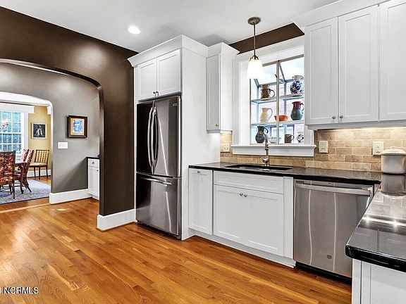 3rd image of 125 Brookwood Ave