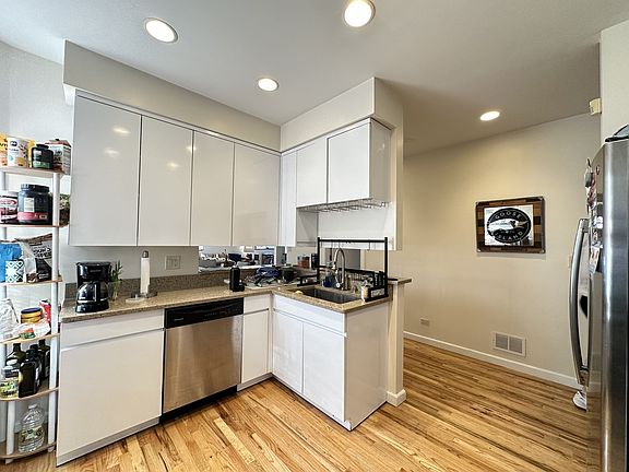 3rd image of 3345 N Southport Ave #3