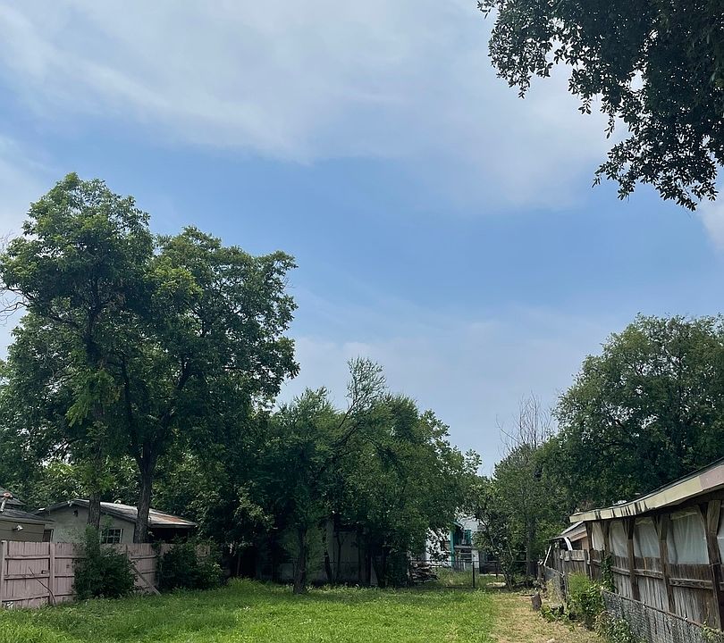 2nd image of 812 W HOLLYWOOD AVE LOT 15