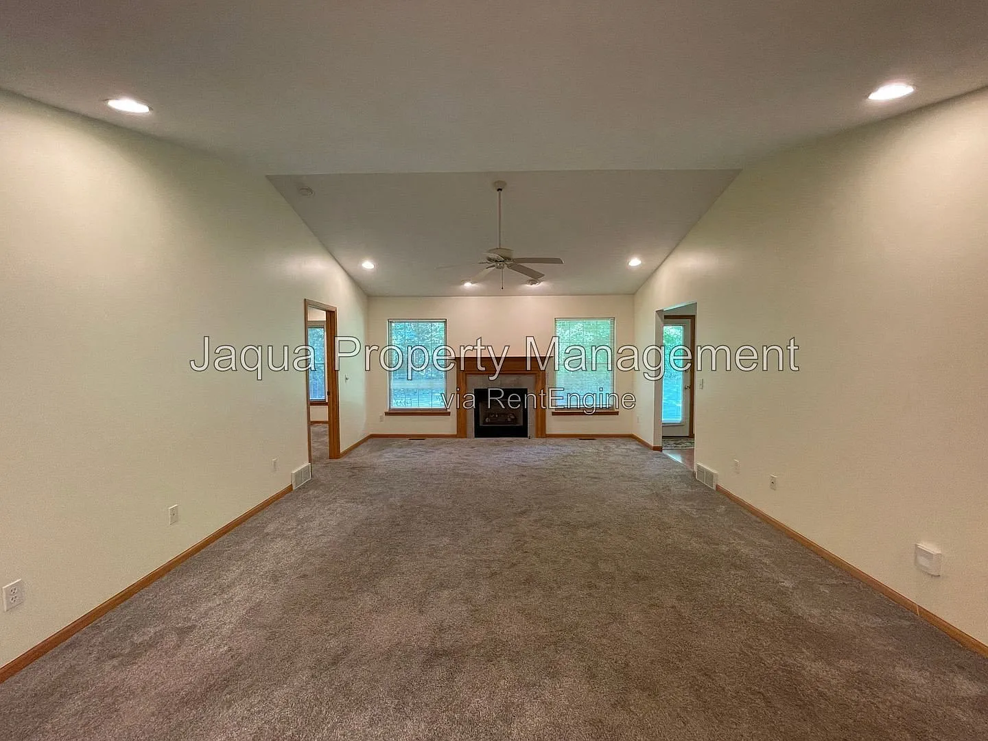 2 bed, 2.0 bath, 1400 sqft, $1,900 — Photo 3