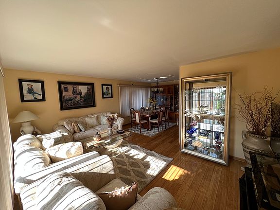 4th image of 3346 N Natoma Ave