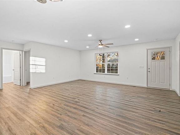 5th image of 509 Plainview Dr NW