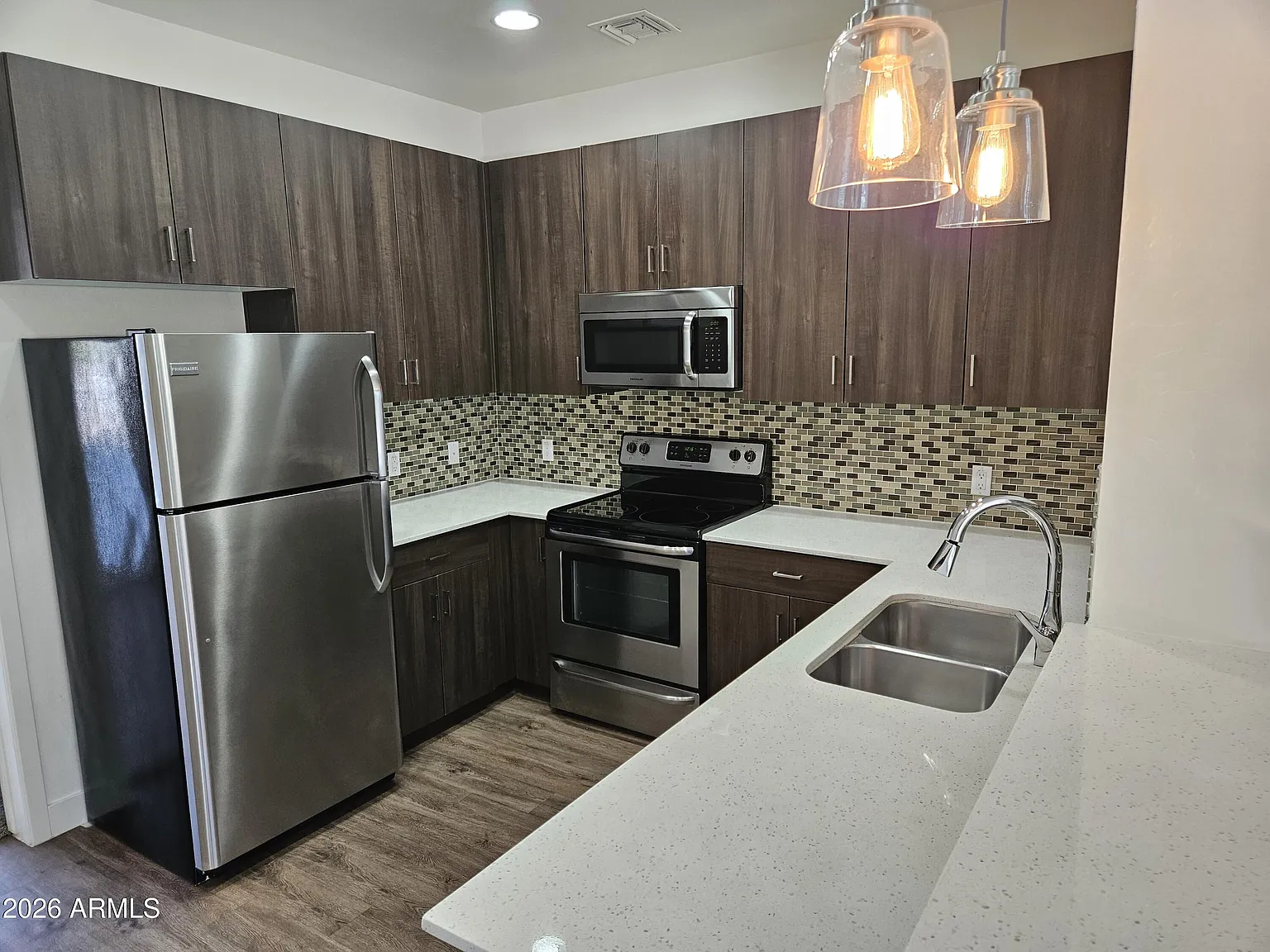 1 bed, 1.0 bath, 730 sqft, $1,399 — Photo 2