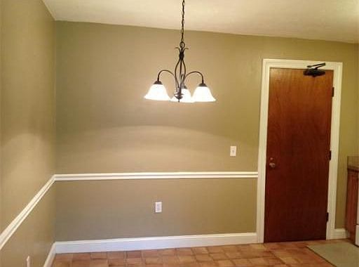 2nd image of 19 Davis Rd APT A3