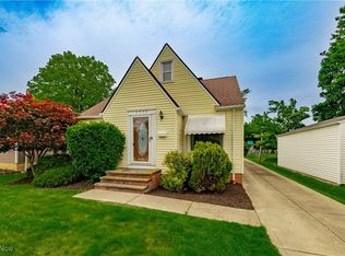 5979 Oakville Rd, Mayfield Heights, OH 44124