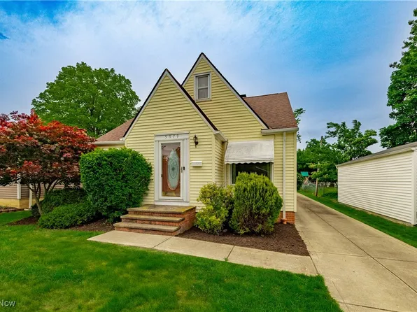 5979 Oakville Rd, Mayfield Heights, OH 44124