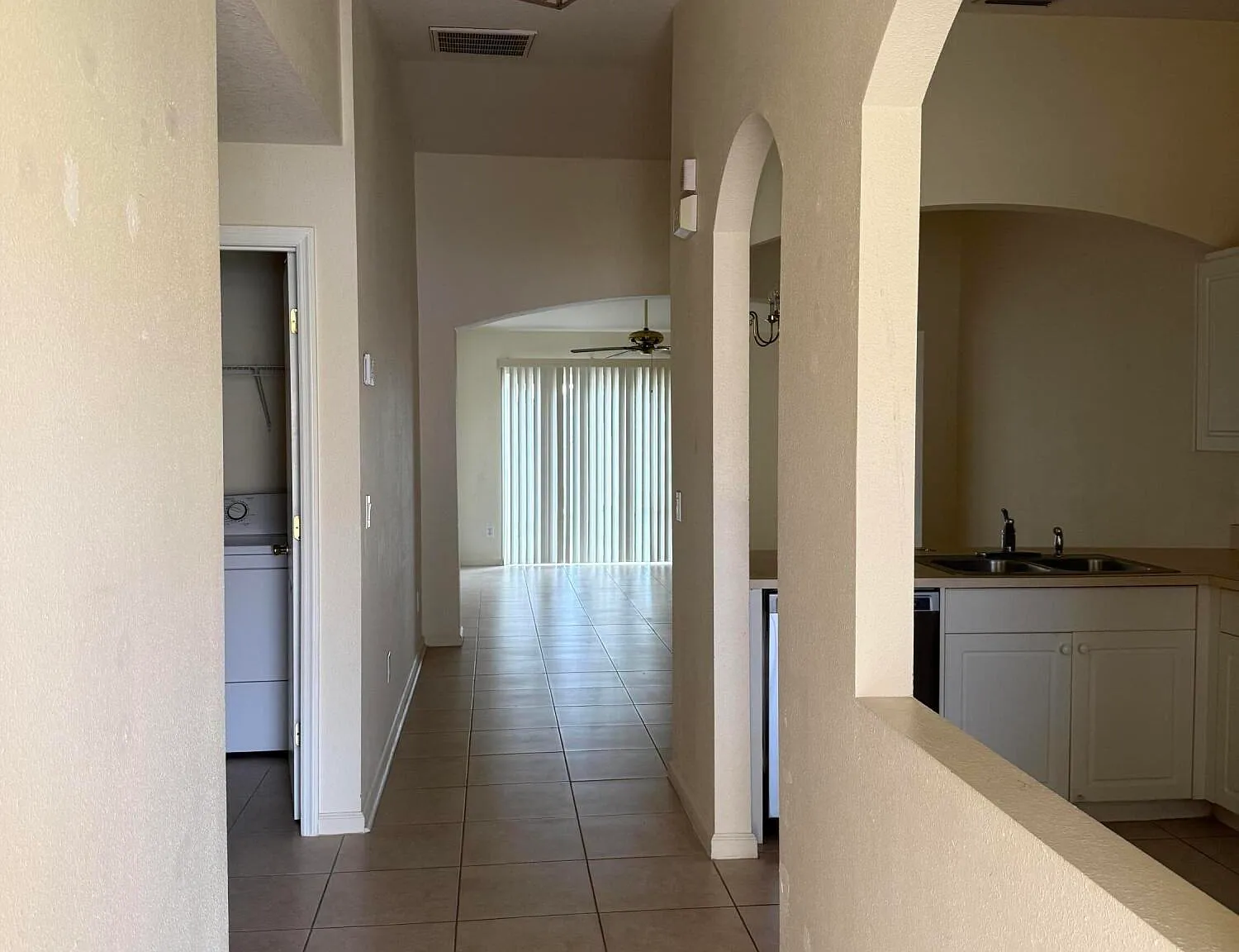 2 bed, 2.0 bath, 1008 sqft, $1,750 — Photo 2