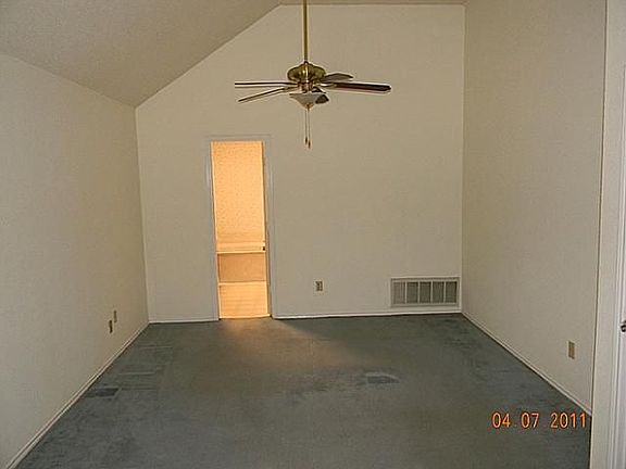 4th image of 914 Sako Ln
