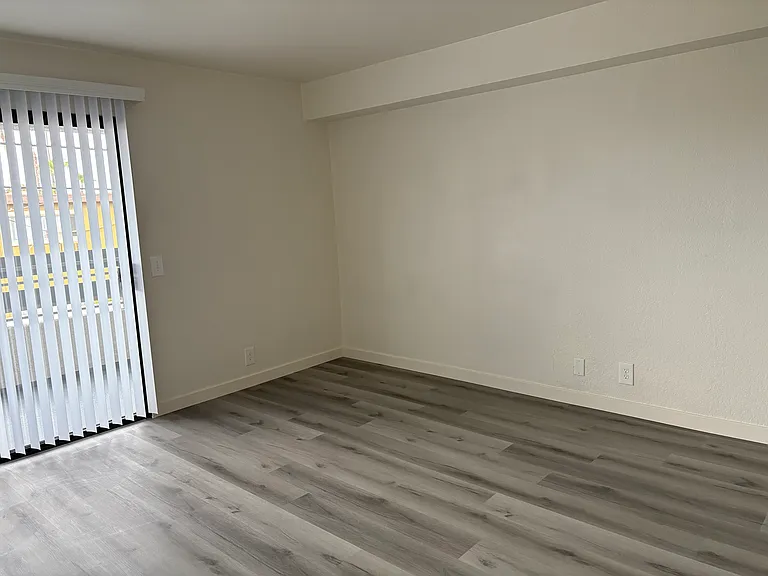 1319 Peckham St #19 — Photo 22