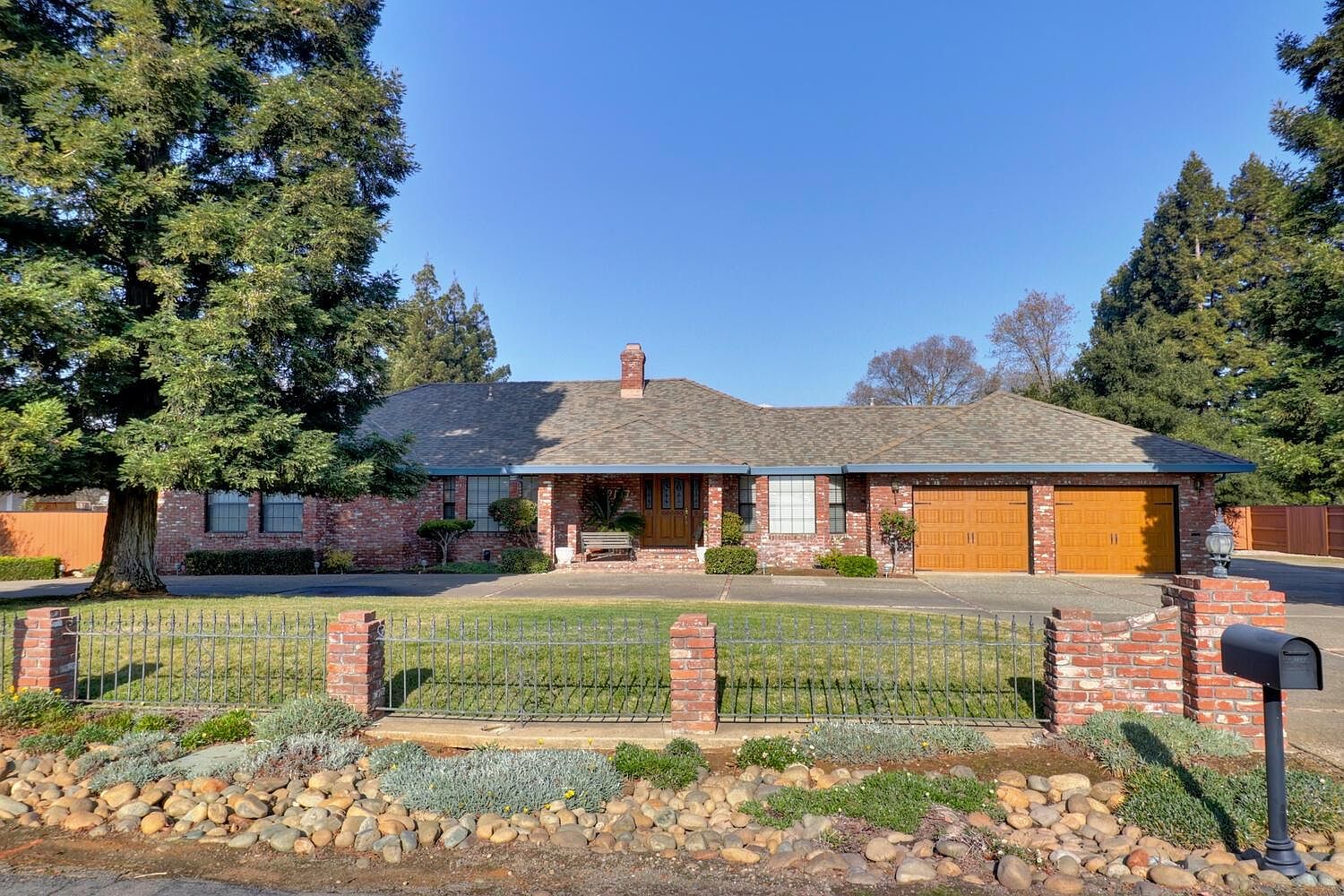 【サイン本】ISOLATED PLACES 9137 Rancho Dr, Elk Grove, CA 95624 | Zillow