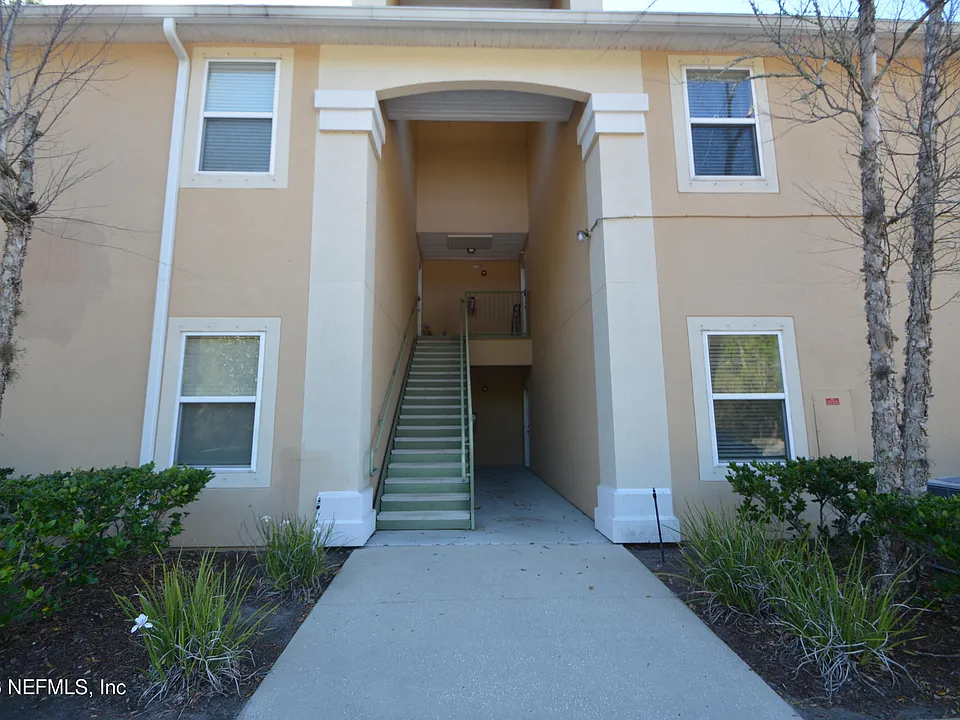 2211 Golden Lake Loop St