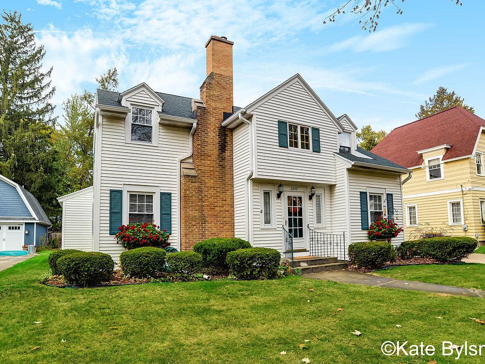 1857 Hillmount St NW, Grand Rapids, MI 49504 Zillow