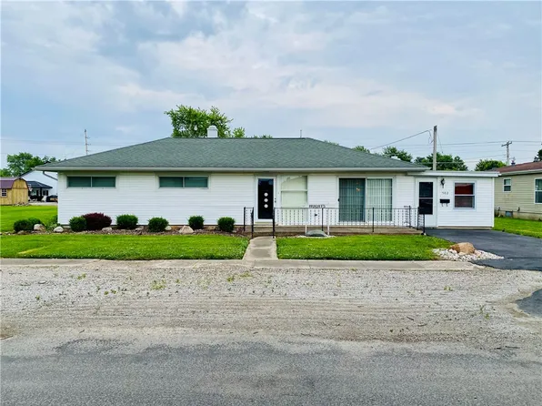 502 NW 2nd St, Casey, IL 62420