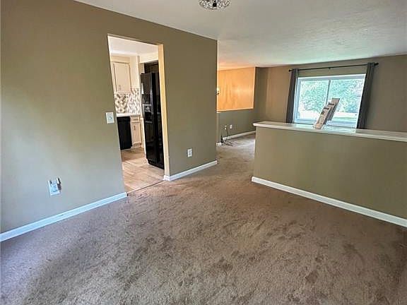 2nd image of 6557 Meadowcroft Ln