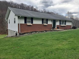 1943 Colfax Rd, Fairmont, WV 26554