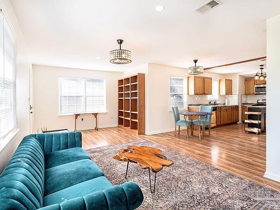 4th image of 1201 Grandview St