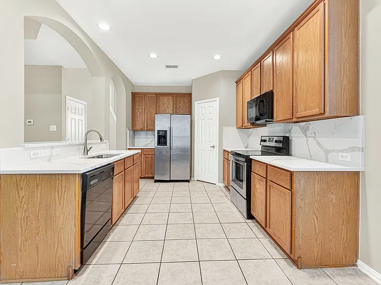 4450 Sharpsburg Dr — Photo 16