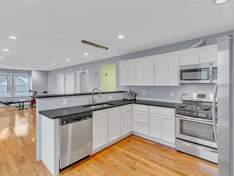 11 Hamlin Pl #B — Photo 15